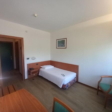 Hotel Cristallo Удине Экстерьер фото