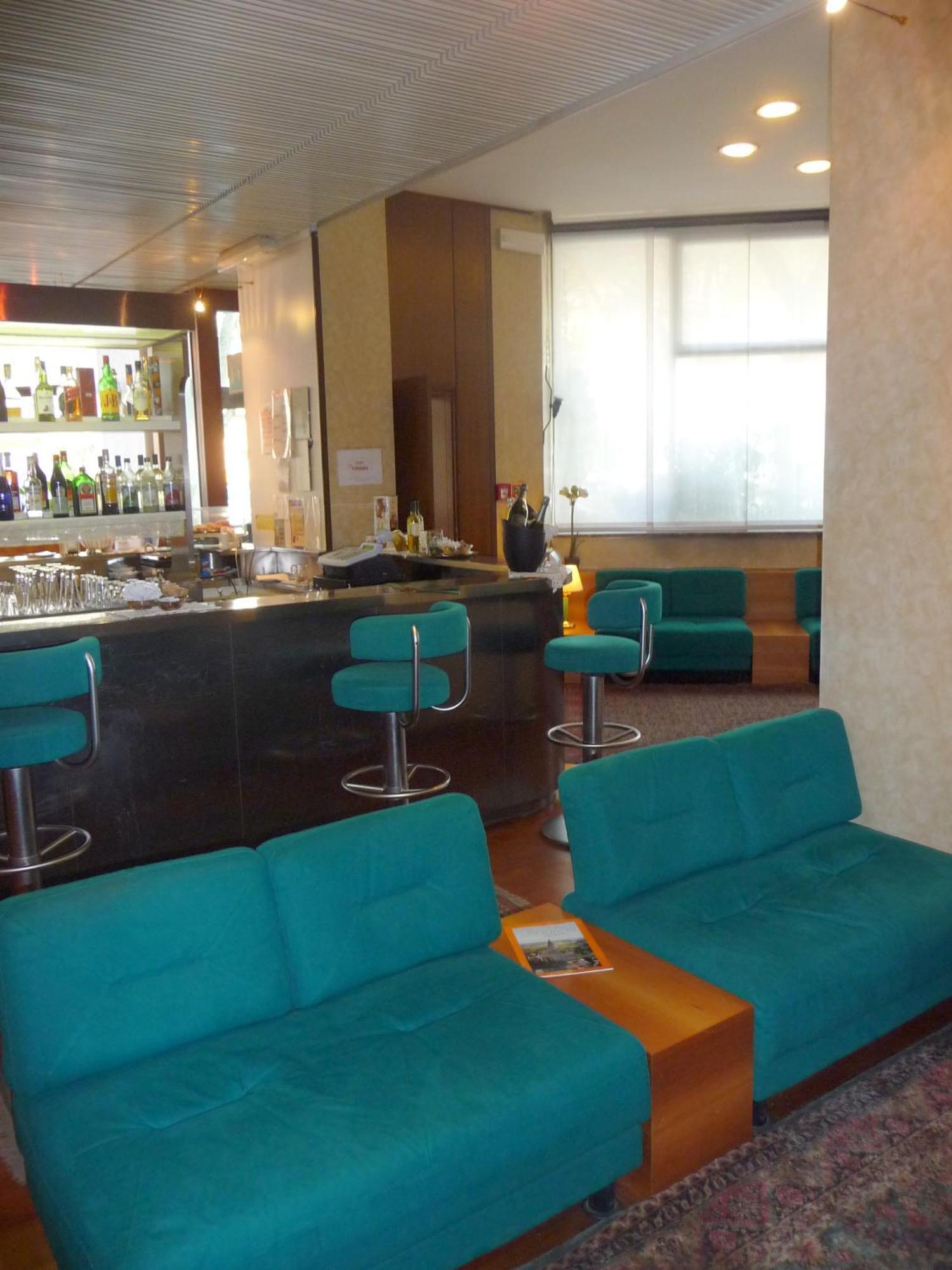 Hotel Cristallo Удине Экстерьер фото