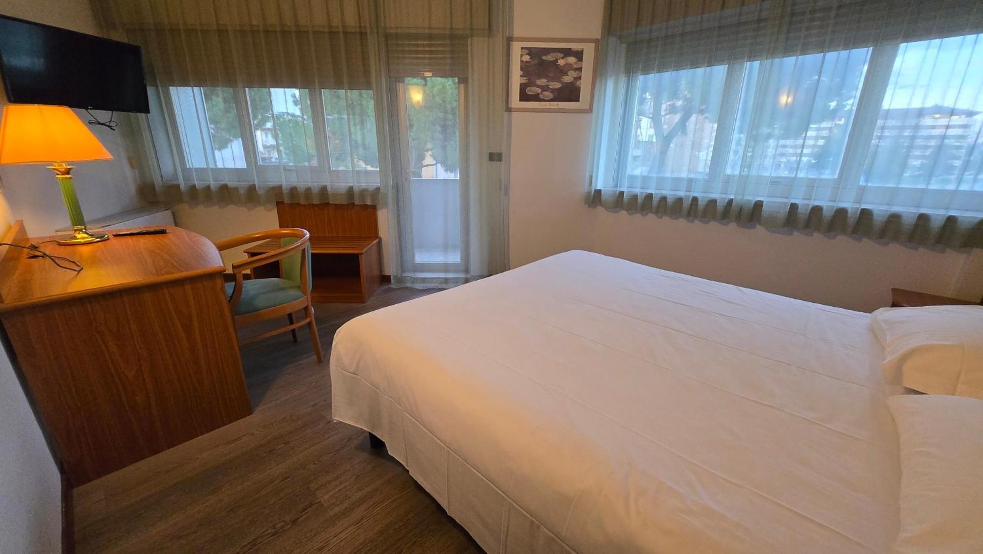 Hotel Cristallo Удине Экстерьер фото