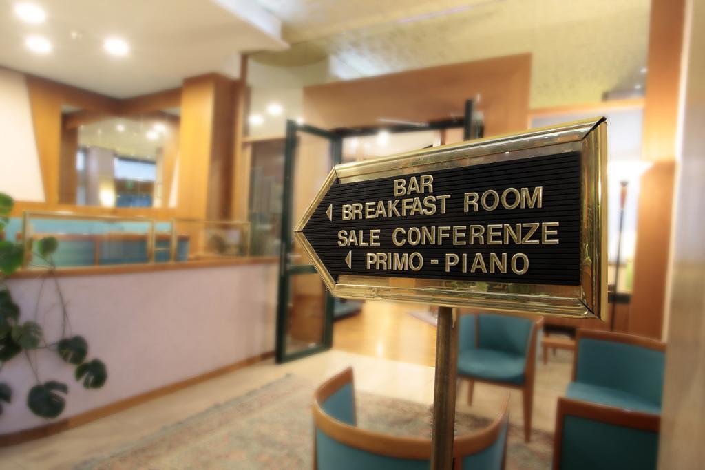 Hotel Cristallo Удине Экстерьер фото