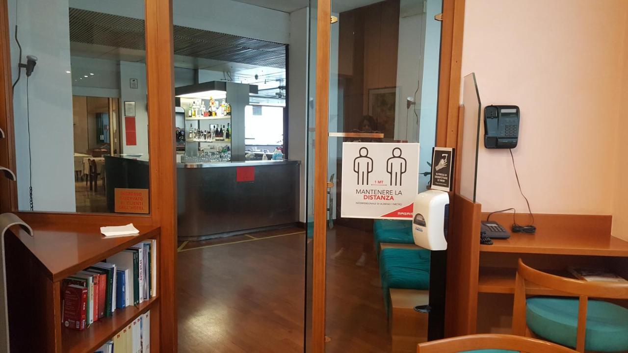 Hotel Cristallo Удине Экстерьер фото